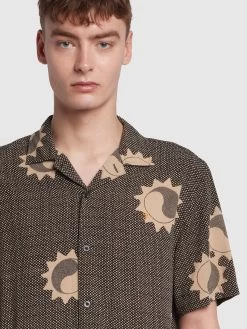 Farah Parker Printed Casual Fit Short Sleeve Shirt In Brown -Farah cczocbgnueiudbwopcnd