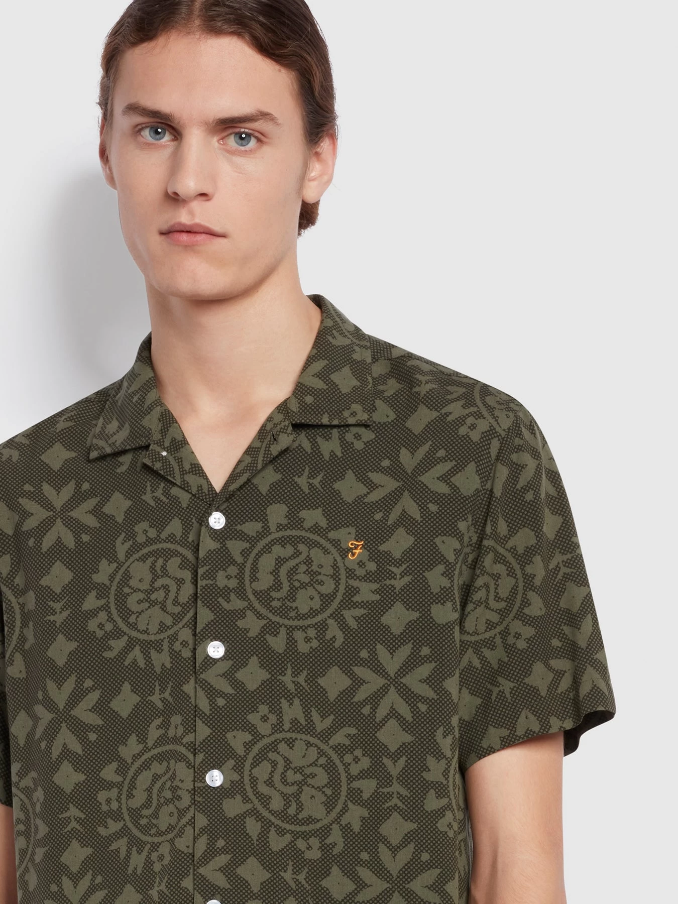 Farah Dana Casual Fit Short Sleeve Revere Surf Print Shirt In Evergreen 5 Farah Dana Casual Fit Short Sleeve Revere Surf Print Shirt In Evergreen - Image 3