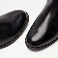 Studded Detail Chelsea Boot -Farah images 196