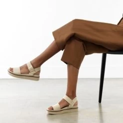 Sporty Flatform Sandal -Farah images 614