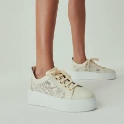 Lace Sneaker -Farah images 640