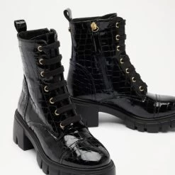 Round Toe Lace Up Boot -Farah images 859