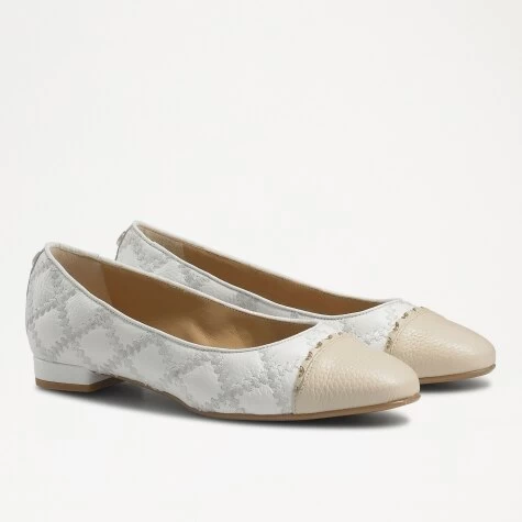 Chain Ballet 4 Chain Ballet - Image 2