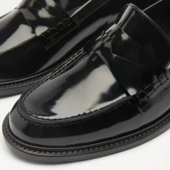 Round Toe Penny Loafer -Farah images 984